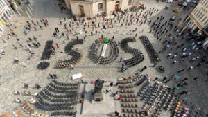 Eine Solidaritätsdemo für die Kultur am 1. Mai in Dresden Foto: dpa/Robert Michael