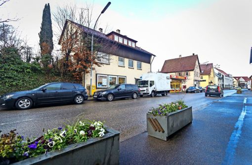 Die Grundstücke an der Stuttgarter Straße 44-48 gehören der Stadt Korntal-Münchingen. Künftig soll sich dort ein Einzelhändler sein Geschäft aufmachen. Foto: factum/Granville
