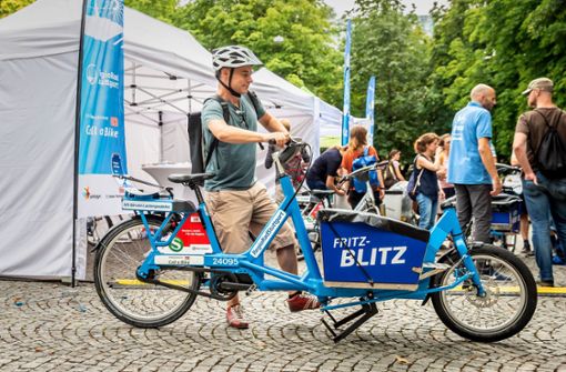 Wer erst mal testen will, ob er mit einem  E-Lastenrad zurechtkommt, kann zunächst bei Regiorad eines ausleihen. Zehn Stück stehen davon in Stuttgart. Foto: Lichtgut/Julian Rettig
