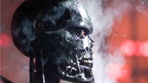 Ein T-800, der erste Roboter  mit lebendem Gewebe über metallischem Skelett aus den  „Terminator“-Filmen Foto: Sony Pictures Releasing