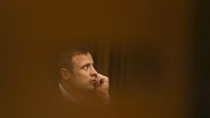 Der Südafrikaner Oscar Pistorius wird vorerst nicht in den Hausarrest verlegt. Foto: AP