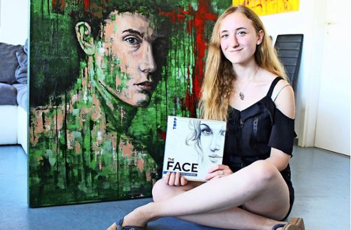 Melinda Simon hat ihr Kunststudium mit einem Diplom abgeschlossen und ihr erstes Buch veröffentlicht. Foto: Caroline Holowiecki