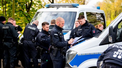 Zusätzlich zur Polizei, soll nun auch noch die Bundeswehr bei der Suche nach dem vermissten  Arian aus Bremervörde helfen. Foto: dpa/Daniel Bockwoldt