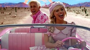 Alles so schön pink hier:   Margot Robbie als Barbie und Ryan Gosling als Ken Foto: mago/Picturelux