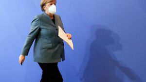 Die Schaltkonferenz von Bundeskanzlerin Angela Merkel mit den Ministerpräsidentinnen und Ministerpräsidenten der Länder wird verschoben. (Archivbild) Foto: dpa/Hannibal Hanschke