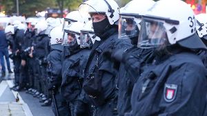 Mit einer Null-Toleranz-Strategie versucht die Hamburger Polizei gewaltbereiten Protestierern Herr zu werden. Der Ansatz ist politisch umstritten. Foto: dpa
