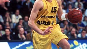 Henning Harnisch: Zwei Mal Basketballer des Jahres, Europameister 1993, 169 Spiele für die DBB-Asuwahl (12,3 Punkte im Schnitt) – „Flying Harnisch“ war in den 80er- und 90er-Jahren das Aushängeschild des deutschen Basketballs und war einer der ersten Deutschen, für die ein Dunk im Ligaalltag zum Spiel schlicht dazugehörte. Zwischen 1990 und 1998 gewann er mit Bayer Leverkusen und Alba Berlin neun Mal in Folge die Deutsche Meisterschaft und an jedem Titel hatte der heute 51-Jährige einen maßgeblichen Anteil. Harnisch ging dem deutschen Basketball nie verloren: Heute ist der gebürtige Marburger Vizepräsident bei Alba Berlin, wo er seine Karriere 1998 beendete. Zwischenzeitlich war er auch Manager der Albatrosse – für die Basketball-Fans in Deutschland machte sich „Flying Harnisch“ aber vor allem durch seine überragende EM 1993 unsterblich.  Foto: Getty