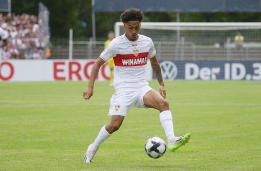 Mit feinem linken Fuß: Enzo Millot vom VfB Stuttgart Foto: Baumann/Hansjürgen Britsch