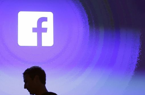Facebook-Chef Mark Zuckerberg kommt unter Druck. Sein Unternehmen hat seit Wochenbeginn rund  57 Milliarden Dollar an Marktwert verloren. Foto: AP