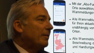 Landesinnenminister Thomas Strobl gab am Freitag das Startsignal für die Warn-App Nina. Foto: dpa