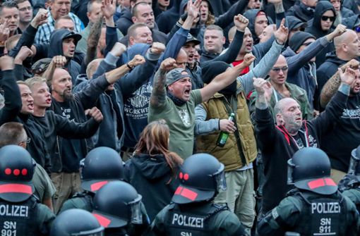 Die Szenen in Chemnitz bleiben für die Hitlergruß-Zeiger in der rechten Szene nicht ohne Folgen. Foto: ZB