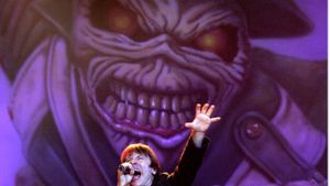 Eddie begleitet Iron Maiden schon seit Jahrzehnten. Für Litauen ist das Maskottchen der Band zu brutal. Foto: AP