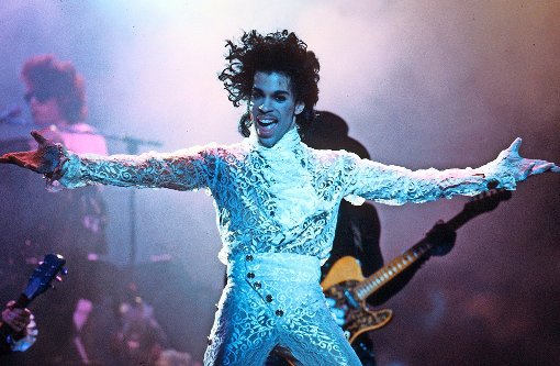 Ausgeklügelte Choreografien, exaltierte Outfits: auch dafür war Prince bekannt Foto: Getty