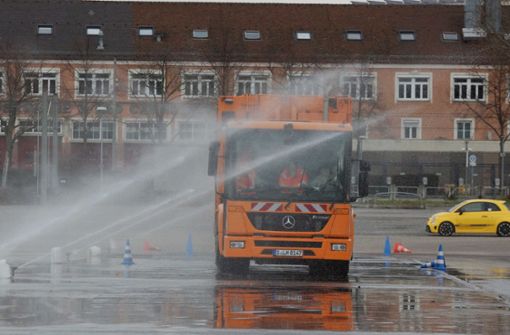 Auf dem Cannstatter Wasen findet das Fahrsicherheitstraining der AWS Stuttgart statt. Foto: Andreas Rosar/Fotoagentur-Stuttgart