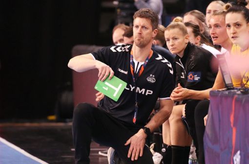 Markus Gaugisch hat seinen Vertrag als Trainer der Bietigheimer Handballerinnen bis 2023 verlängert. Foto: Baumann/Alexander Keppler