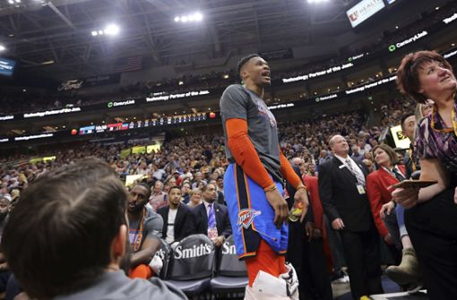 Ein Wortgefecht zwischen Russell Westbrook und einem Fan der Utah Jazz mit Folgen. Foto: AP