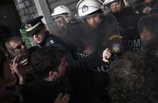 Unruhen und Arbeitslosigkeit prägen den Alltag in Griechenland. Da verspricht ein Umzug auf die Insel durchaus mehr Lebensqualität. Foto: AP