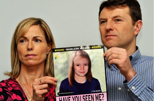 Mit einem Plakat suchten die McCanns nach ihrer Tochter: Es zeigt, wie Maddie jetzt aussehen könnte. Foto: PA Wire