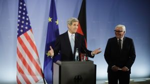 US-Außenminister John Kerry hat sich nach seinem Treffen mit dem israelischen Ministerpräsidenten Netanjahu in Berlin auch mit Außenminister Frank-Walter Steinmeier getroffen. Foto: AP