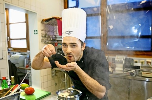 Wer in der Gastronomie arbeiten möchte, braucht Leidenschaft“, betont der   Wettbewerbsgewinner Dario Geiger. Foto: Horst Rudel