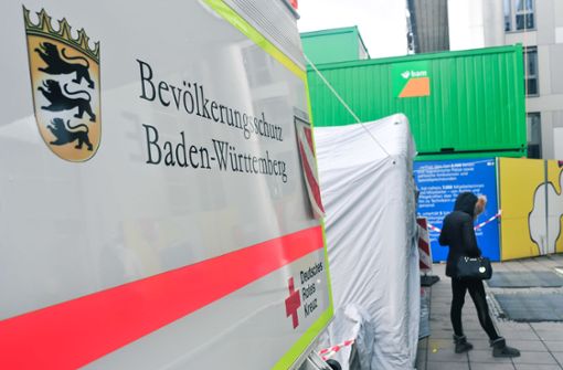 Die Helfer des Bevölkerungsschutzes sind auch in der Coronapandemie aktiv – wie hier bei der Einrichtung einer Teststation in Stuttgart. Foto: Lichtgut/Max Kovalenko