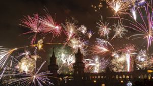 Corona und Feuerwerk: Die Pandemie wirkt sich auf das Silvester-Fest aus. Foto: dpa/Paul Zinken