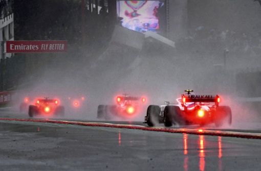 Beim Dauerregen auf der Rennstrecke im belgischen Spa war es selbst hinter dem Safety Car  gefährlich.Foto: AFP/John Thys Foto:  