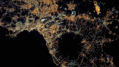 Satellitenaufnahme des Golfs von Neapel und Kampaniens: Unter der Oberfläche der Phlegräischen Felder schlummert Europas Supervulkan. Foto: Imago/Zuma Wire