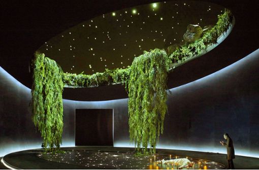 „Tristan und Isolde“ unter funkelndem Sternenzelt im Bayreuther Festspielhaus Foto: dpa/Enrico Nawrath
