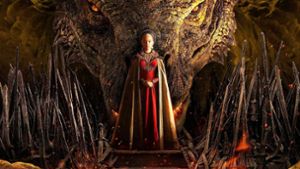 Die Schöne und das Biest: Milly Alcock als Prinzessin Rhaenyra Targaryen mit einem der zehn Drachen ihrer Familie Foto: Sky/HBO