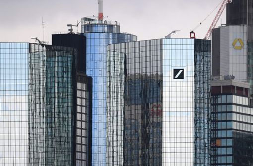 Die beiden Banken könnten zum größten deutschen Geldinstitut verschmelzen. Foto: dpa