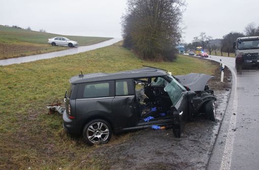 Die Fahrerin des Mini starb noch an der Unfallstelle. Foto: SDMG/Dettenmeyer