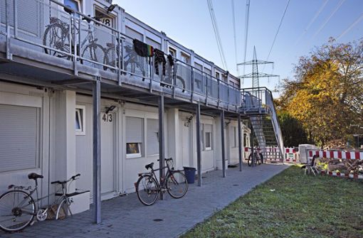In diesen Containern auf der Nanzwiese wohnen bis zu 40 Menschen. Foto: Horst Rudel