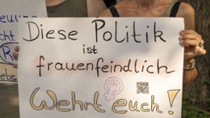 Hebammen-Protest gegen die mögliche Schließung der Gynäkologie in Leonberg. Foto: /Jürgen Bach