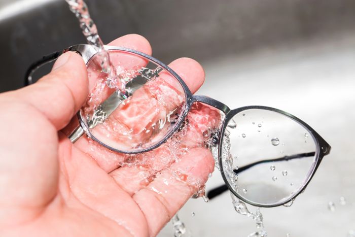 Brille putzen ohne Schlieren (wie beim Optiker)