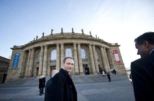 FDP-Chef Christian Lindner vor dem Opernhaus in Stuttgart. Foto: dpa