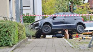 Das Auto erfasste die Mutter und ihren Sohn auf einem Gehweg. Foto: 7aktuell.de/Kevin Lermer/7aktuell.de | Kevin Lermer
