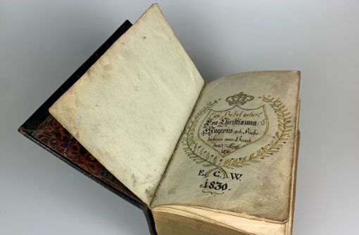 Exquisit, erlesen, exzellent: Die Bibel  hat einen  Ledereinband und wurde aufwendig verziert. Foto: Städtische Museen Esslingen