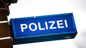 Die Polizei ermittelt nach einem Vorfall in Kirchheim/Teck (Symbolbild). Foto: dpa/Sina Schuldt