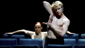 Kehrt als Choreograf nach Stuttgart zurück: Marijn Rademaker, hier in Marco Goeckes Ballett „On Velvet“ (mit Magdalena Dzieglielewska). Foto: dpa