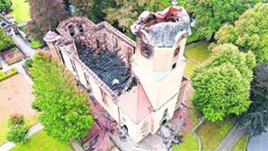 Die Reste der Stadtkirche von Großröhrsdorf nach dem Brand vom 4. August dieses Jahres. Foto: dpa/Sebastian Kahnert