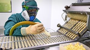 Weltweit arbeiten Wissenschaftler an neuen  Medikamenten, die gegen das Coronavirus helfen sollen. Im Bild ein Labor  in Russland. Foto: imago//Stanislav Krasilnikov