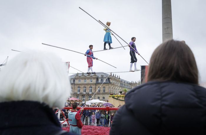Historisches Volksfest in Stuttgart: Seiltänzer sorgen noch einmal für Begeisterung