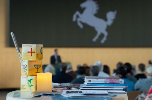 Premiere im Rathaus: Der Rat der Religionen  stellte sich vor. Foto: Lichtgut//Leif Piechowski