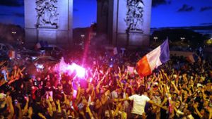 Frankreich steht im Finale der WM 2018 – und Paris feiert. Foto: AP