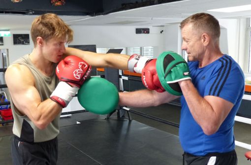 Simon Zachenhuber (links) mit dem Boxtrainer Conny Mittermeier Foto: Michael Käfer