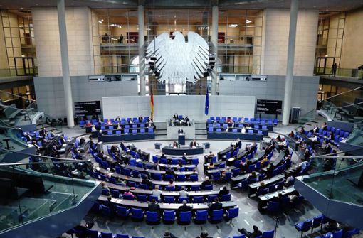 Die Normgröße des Bundestags beträgt eigentlich 598 Sitze. (Archivbild) Foto: dpa/Kay Nietfeld