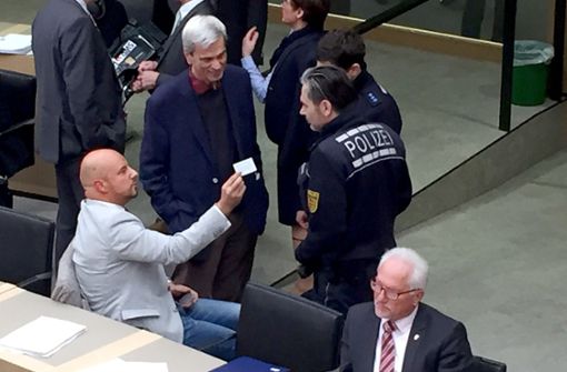 Stefan Räpple (helles Jackett) hat einen Polizeieinsatz im Stuttgarter Landtag ausgelöst. Foto: dpa