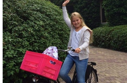 Mit dem Radl zur Schule: Prinzessin Amalia der Niederlande Foto: dpa/King Willem-Alexander