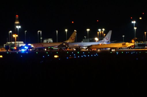 Die Feuerwehr wurde zum Flughafen gerufen – musste aber nicht eingreifen. Foto: SDMG